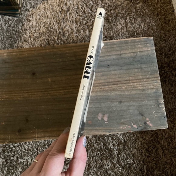 Clark Gable by Rene Jordan. Very Good Vintage Paperback - 3rd Printing 1976 - Picture 3 of 12